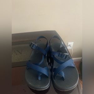 Men’s Chacos size 7